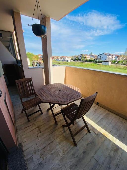 Intero Bilocale Con Terrazzo Vicino A Milano Appartement Mairano