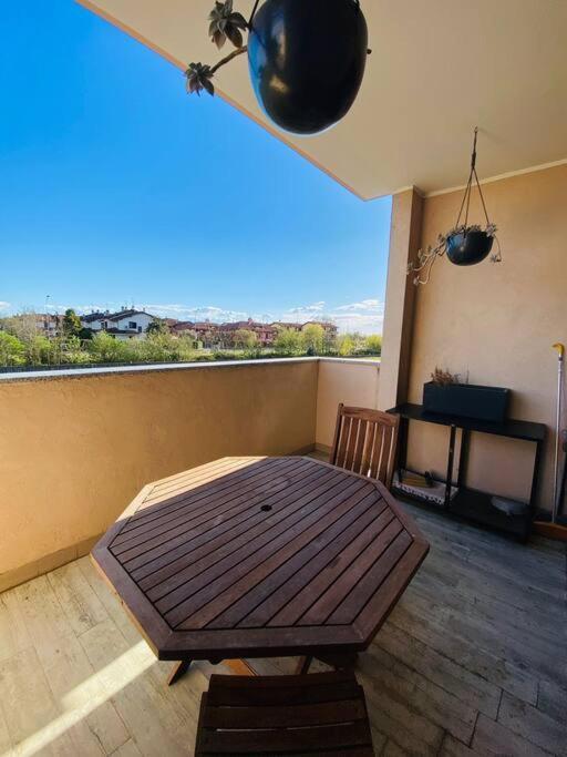 Intero Bilocale Con Terrazzo Vicino A Milano